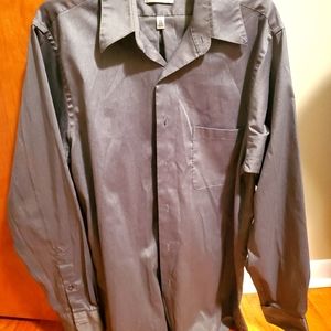Mens Van Heusen grey dress shirt size medium